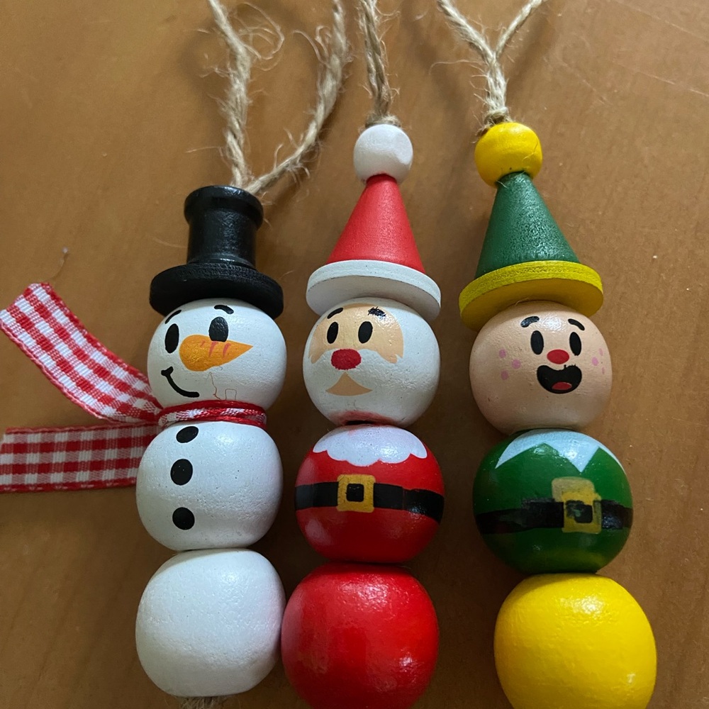 Christmas ornaments: 1 set includes 1 Santa, 1 snowman and 1 elf